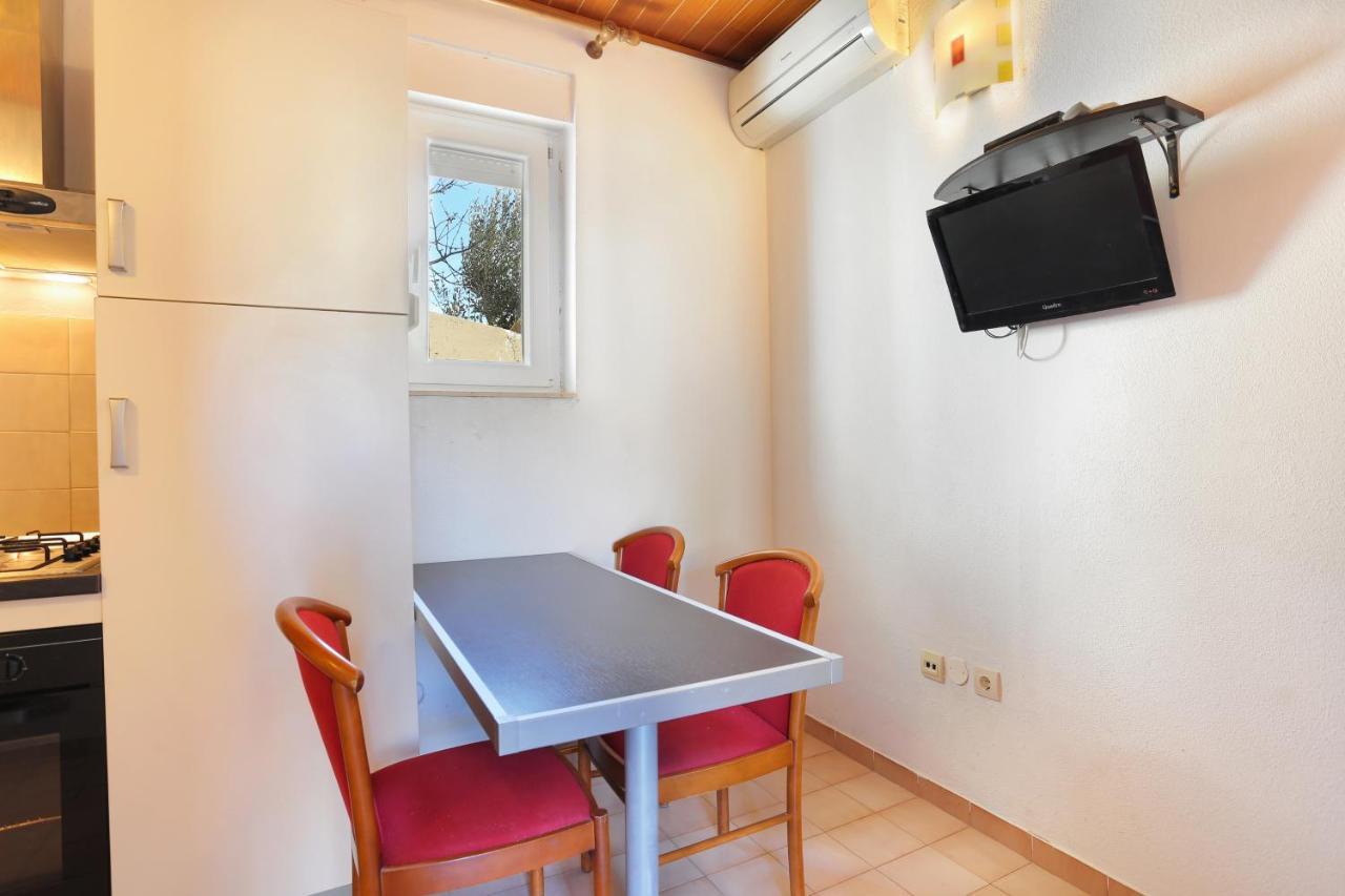 Apartments With A Parking Space Brela, Makarska - 18495 Экстерьер фото