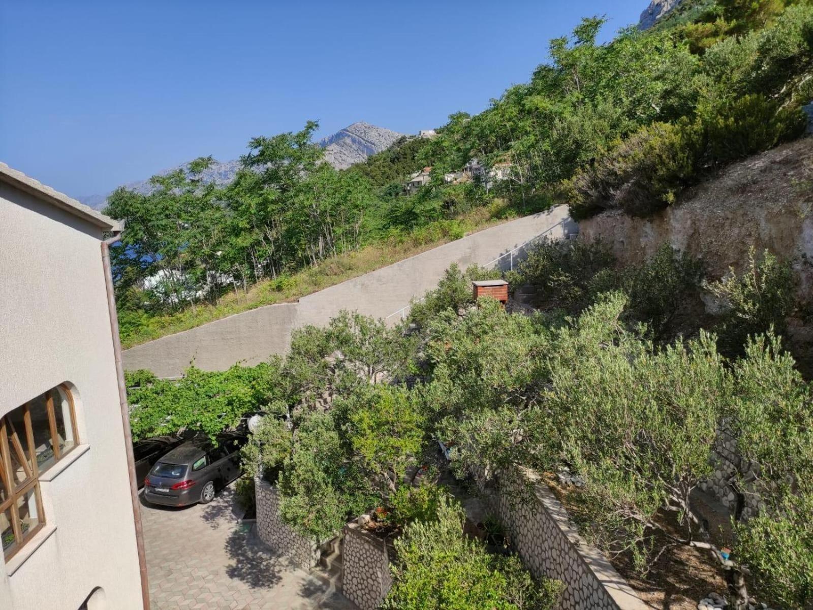 Apartments With A Parking Space Brela, Makarska - 18495 Экстерьер фото