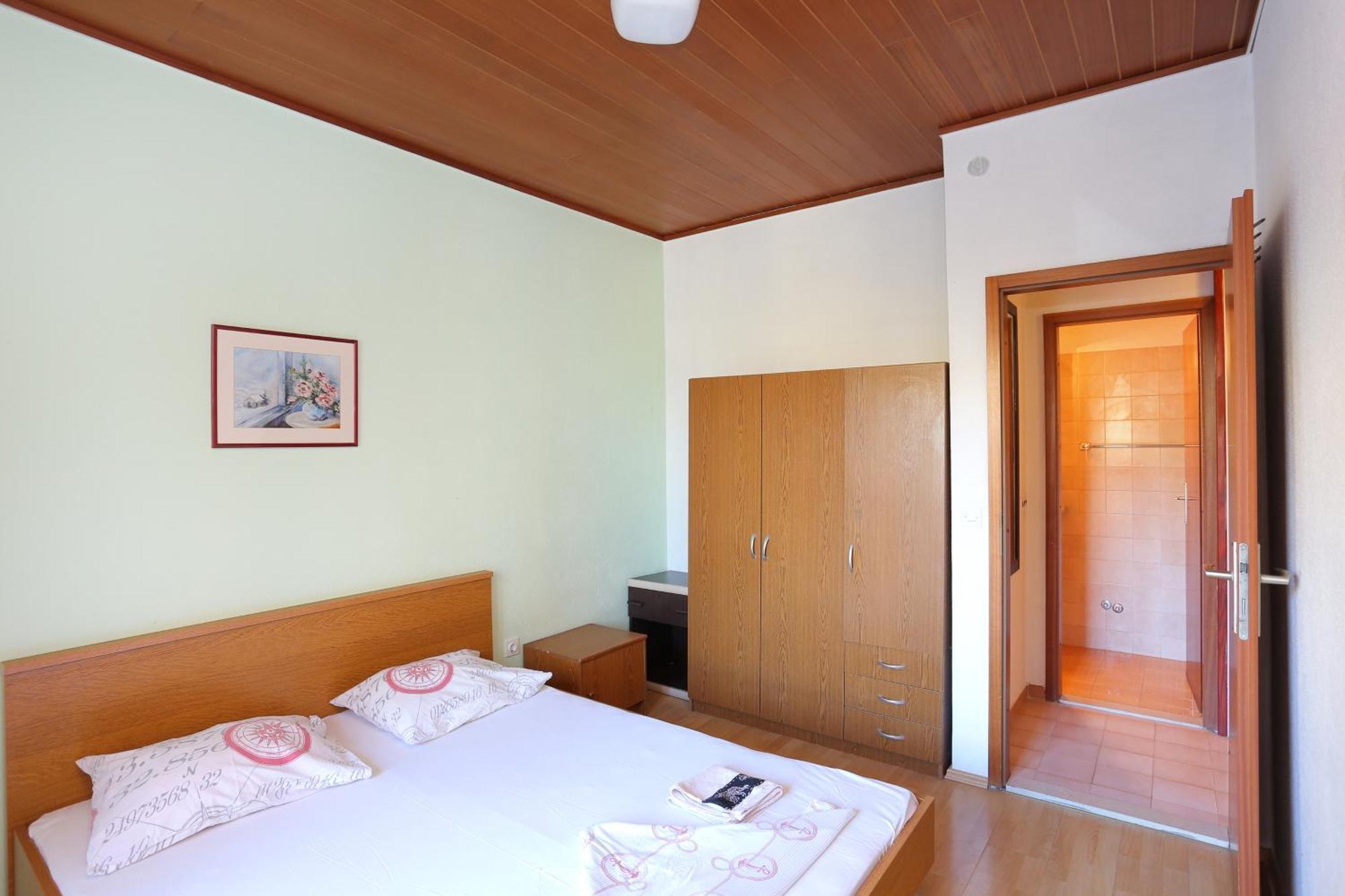 Apartments With A Parking Space Brela, Makarska - 18495 Номер фото