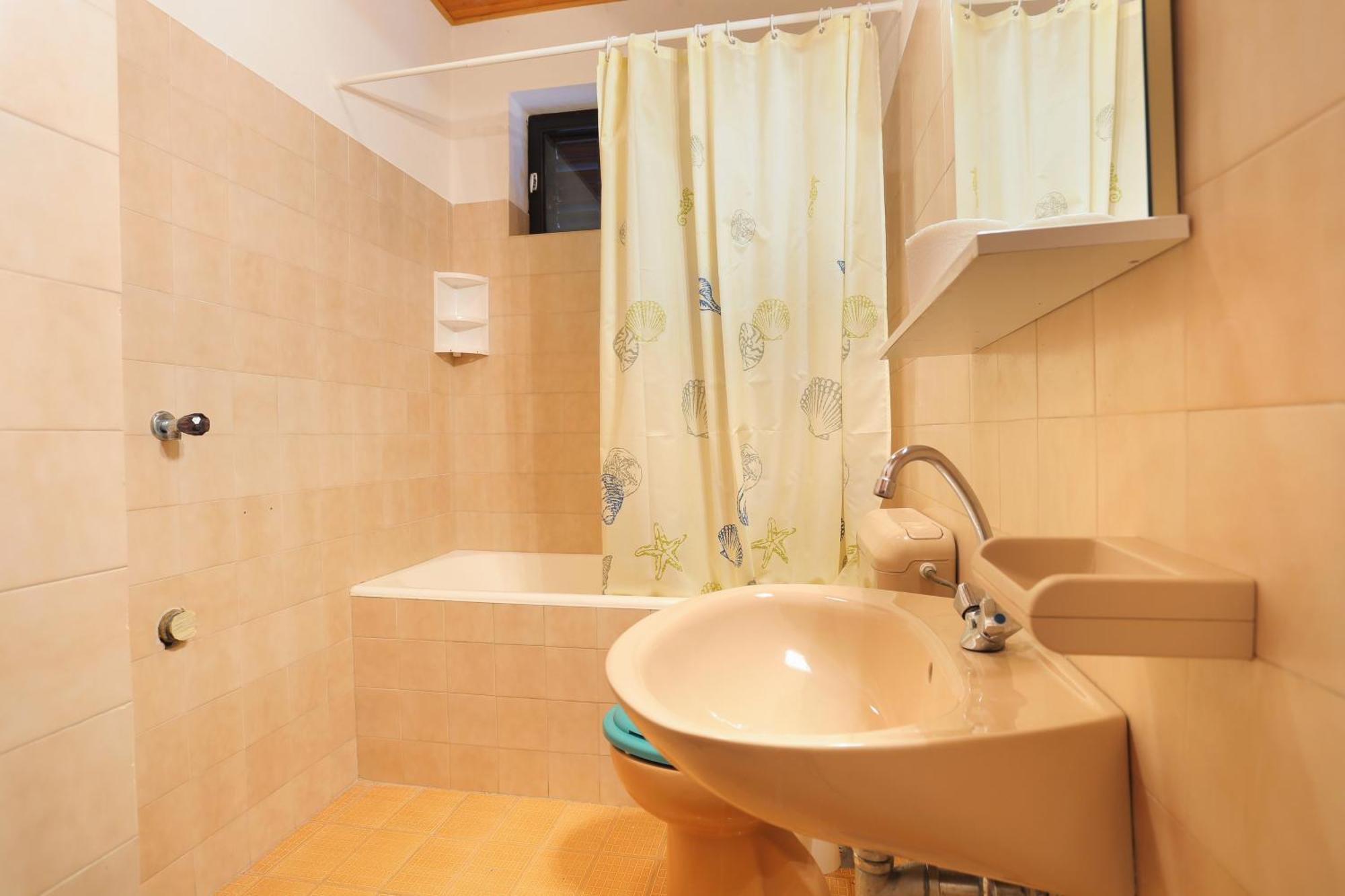 Apartments With A Parking Space Brela, Makarska - 18495 Номер фото